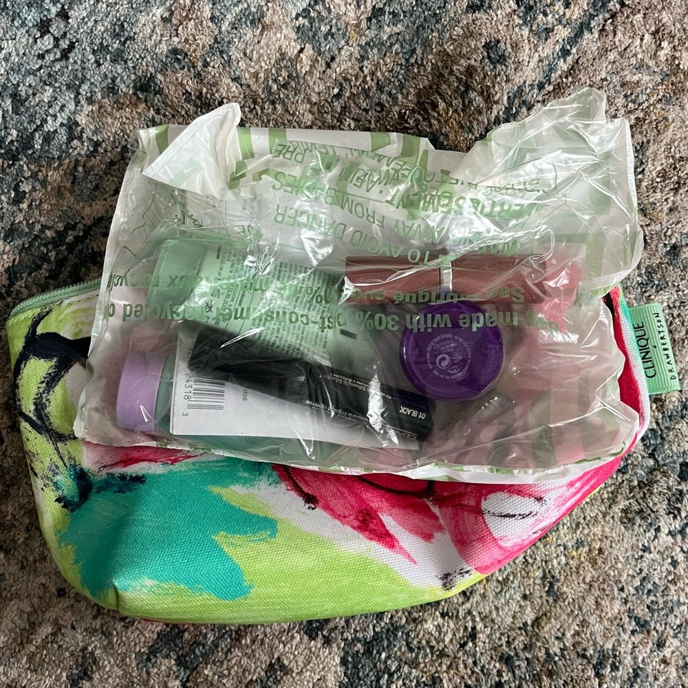 Clinique Floral Bag with Skincare Set - face wash, lipstick, eye cream, mascara